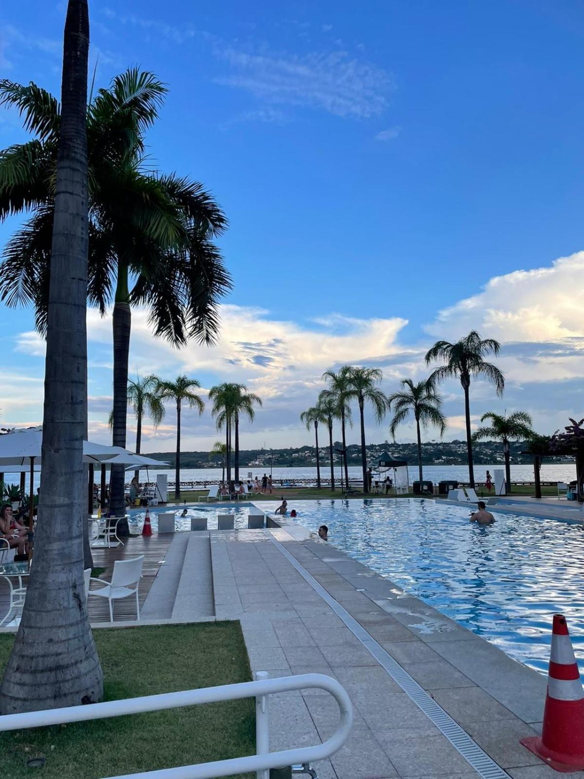 Estiloso Flat Brisas Do Lago Com Terraco Brasilia Exterior photo